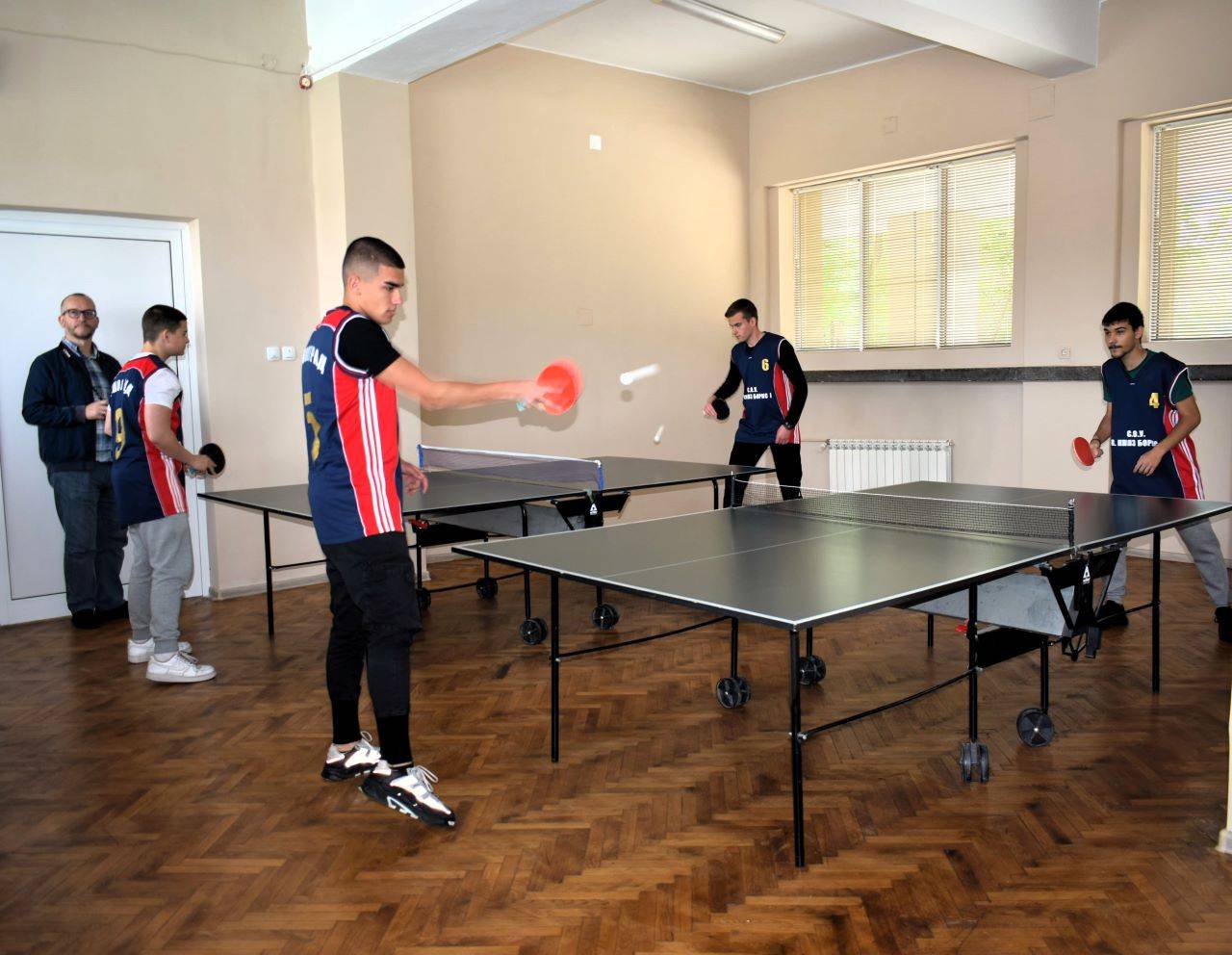  Физкултурният салон на СУ 